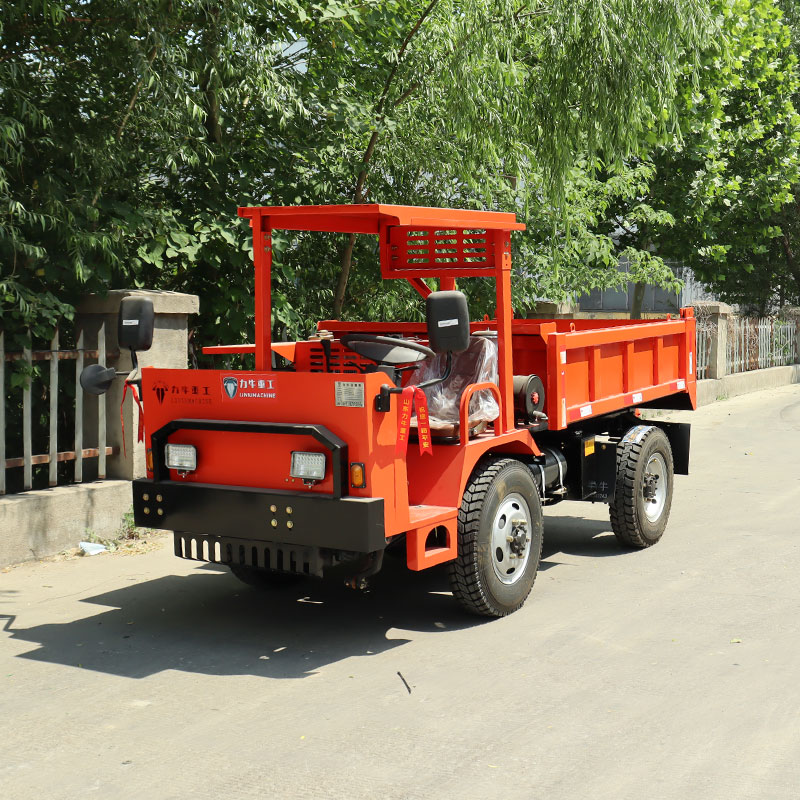 山東力牛重工4噸井下運(yùn)輸車運(yùn)渣車